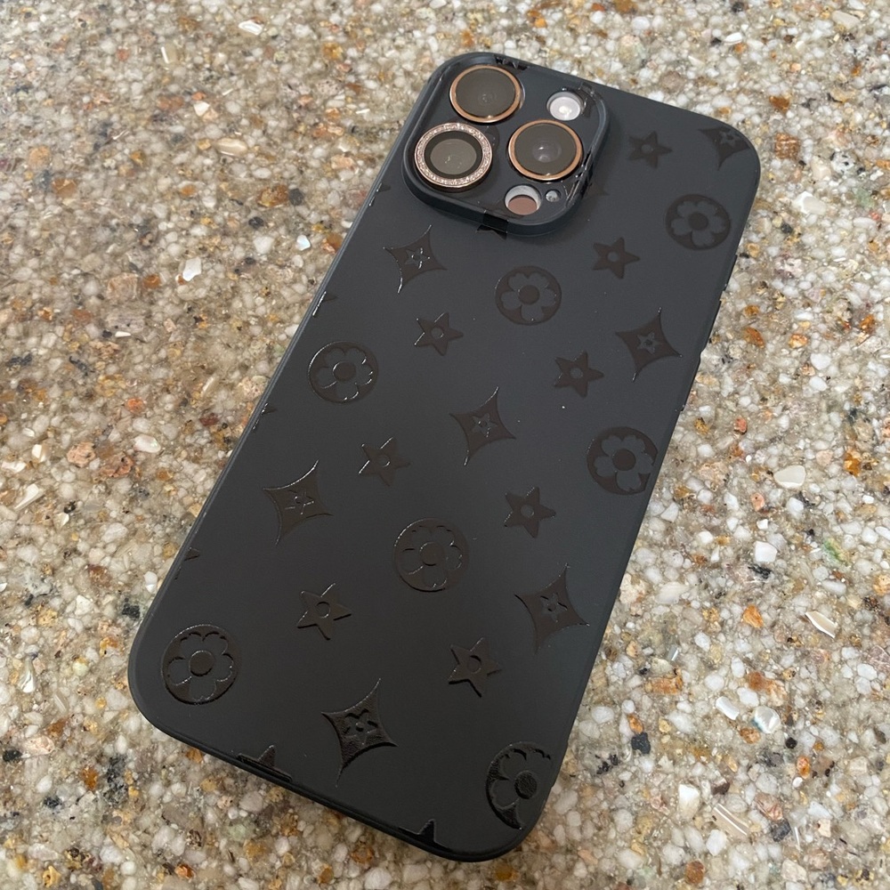 Stylish Black iPhone 16 pro max Case